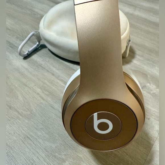 Beats by Dr. Dre Solo³ Wireless Headphones gold - Picture 16 of 16